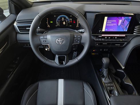 Used 2026 Toyota Camry SE FWD image 12