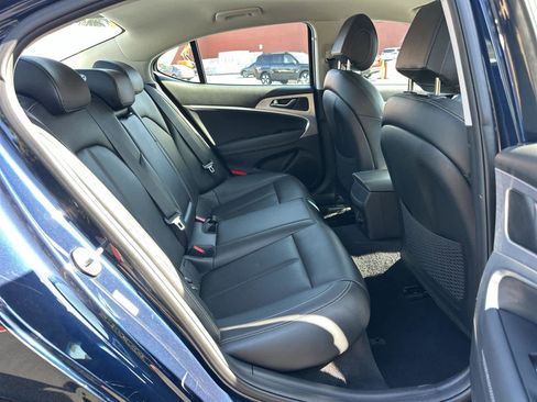 Used 2019 Genesis G70 2.0T Sport image 13