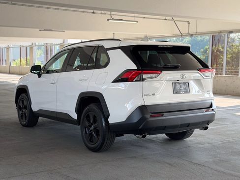 Used 2020 Toyota RAV4 XLE AWD/4WD image 7