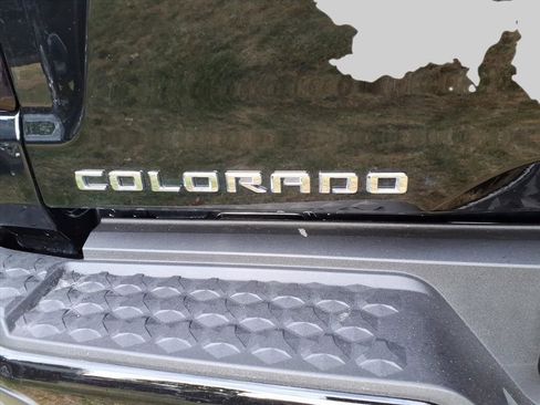 Used 2024 Chevrolet Colorado Z71 w/ Z71 Convenience Package 2 image 8