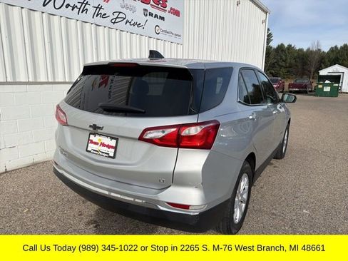 Used 2020 Chevrolet Equinox LT w/ Driver Convenience Package image 11