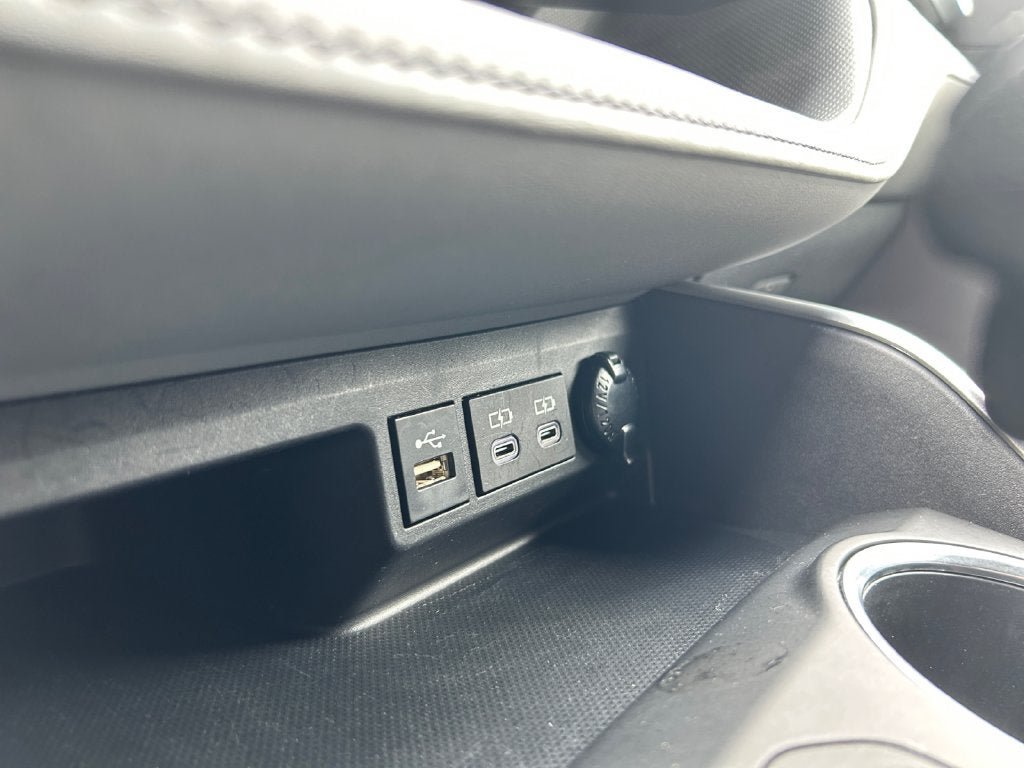 Used 2023 Toyota Highlander L FWD image 33