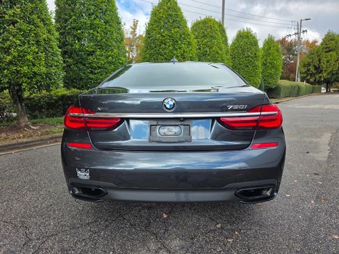 Used 2019 BMW 750i xDrive w/ Executive Package image 4