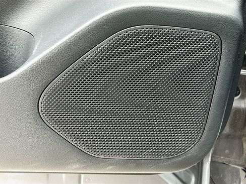 Used 2023 Nissan Rogue SV image 18