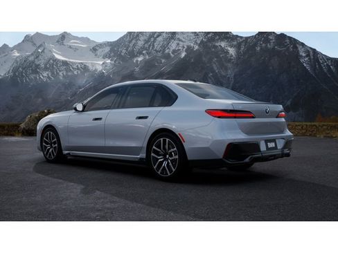 New 2026 BMW i7 eDrive50 w/ M Sport Package RWD image 2