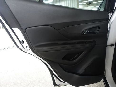 Used 2020 Buick Encore Preferred image 18