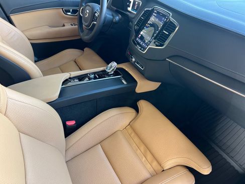 Certified 2025 Volvo XC90 T8 Ultra w/ Protection Package Premier AWD/4WD image 21