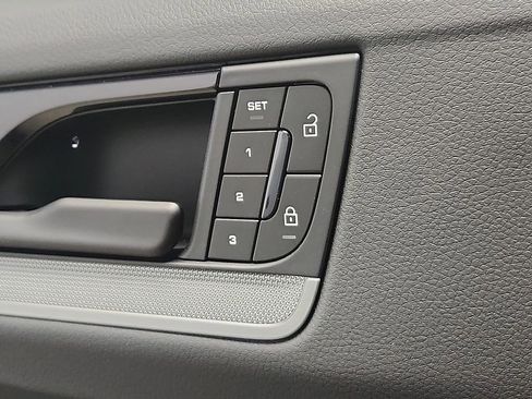 New 2026 Porsche Cayenne image 22