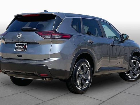 Used 2025 Nissan Rogue SV FWD image 14