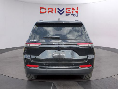 New 2025 Jeep Grand Cherokee Altitude RWD image 4