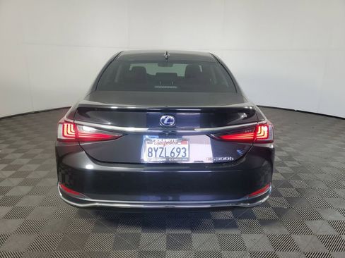 Used 2022 Lexus ES 300h w/ Premium Package image 5