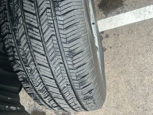 Used 2023 Honda Pilot EX-L image 4