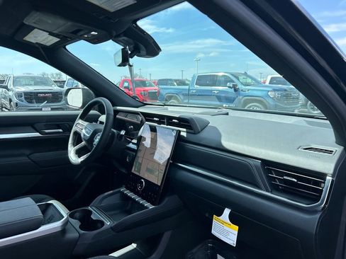 New 2026 GMC Terrain Elevation w/ Elevation Premium Package AWD/4WD image 37