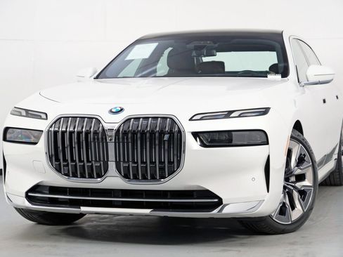 Used 2023 BMW i7 xDrive60 AWD/4WD image 67
