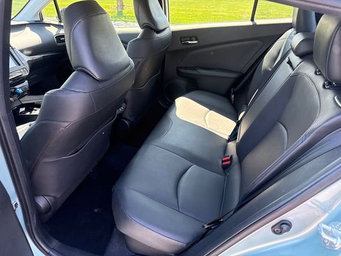 Used 2019 Toyota Prius XLE image 10