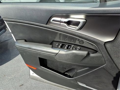 Used 2023 Kia Sportage EX image 18