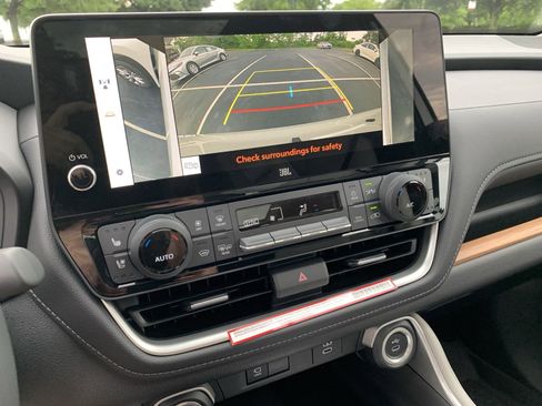 New 2024 Toyota Grand Highlander Limited image 15