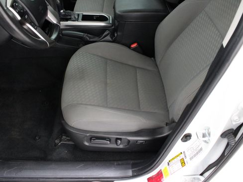 Used 2023 Toyota Tacoma SR5 RWD image 15
