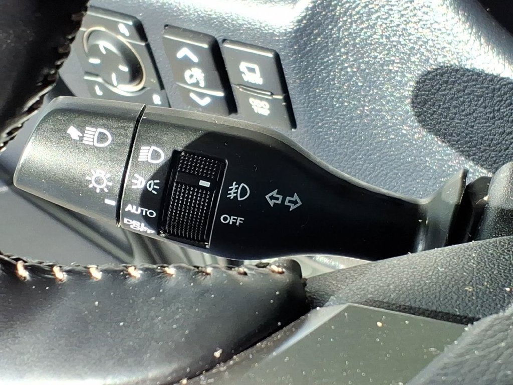 Used 2023 Lexus GX 460 Luxury w/ Sport Design Package AWD/4WD image 26