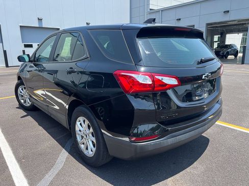 Used 2021 Chevrolet Equinox LS w/ LPO, Blackout Package FWD image 2