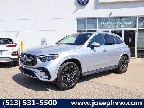 Used 2023 Mercedes-Benz GLC 300 4MATIC image 1
