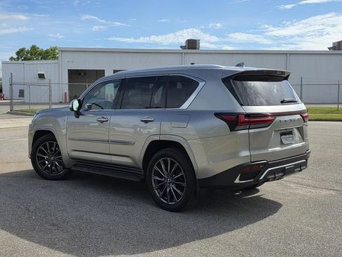 Used 2024 Lexus LX 600 F Sport image 4