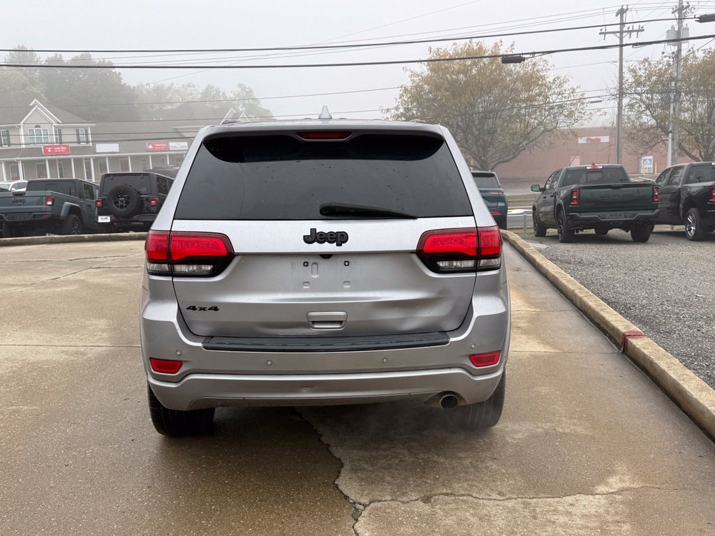 Used 2018 Jeep Grand Cherokee Altitude AWD/4WD image 7