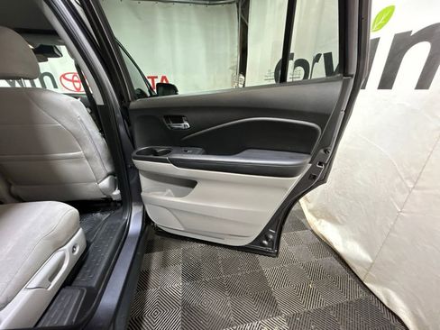 Used 2021 Honda Pilot EX image 14