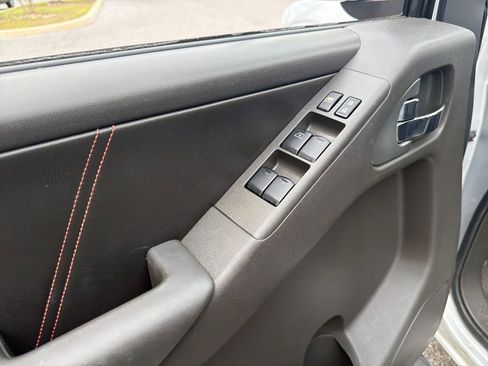 Used 2010 Nissan Frontier PRO-4X w/ Pro-4x Value Truck Pkg image 13