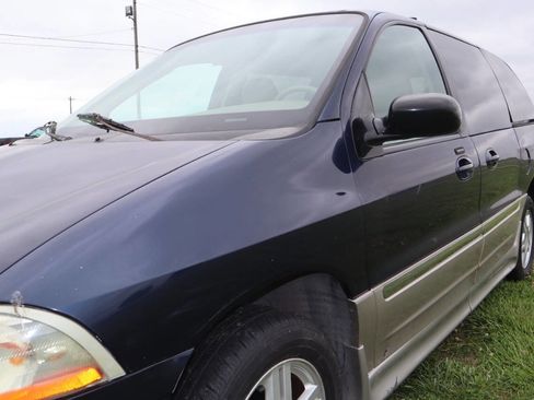 Used 2002 Ford Windstar SEL FWD image 19