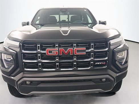 Used 2024 GMC Canyon AT4 image 2