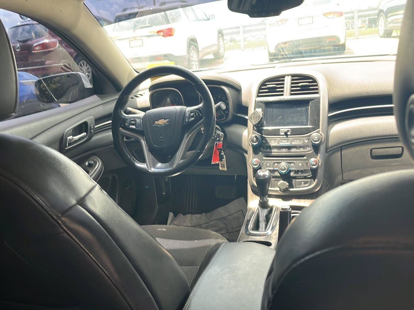 Used 2015 Chevrolet Malibu LT FWD image 23