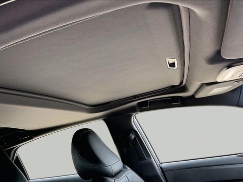 Used 2021 Toyota Avalon XLE w/ Moonroof Package FWD image 14