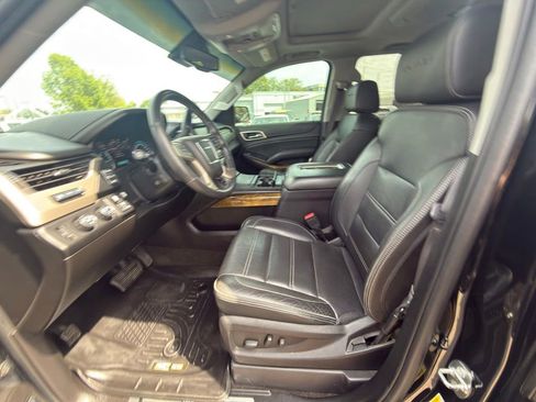 Used 2017 GMC Yukon XL Denali w/ Open Road Package AWD/4WD image 6