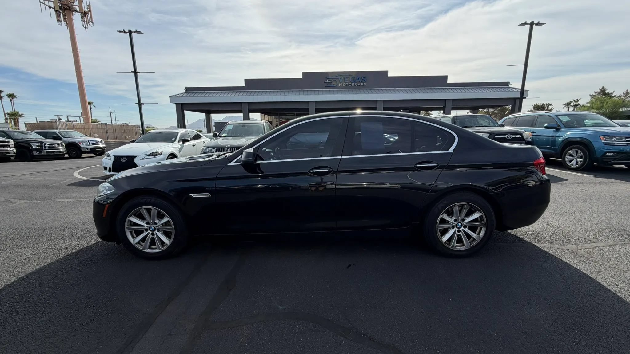 Used 2016 BMW 528i Sedan RWD image 2