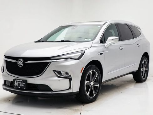 Used 2022 Buick Enclave Essence w/ Experience Buick Package AWD/4WD image 2