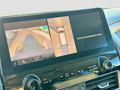 Used 2024 Nissan Armada SL image 12