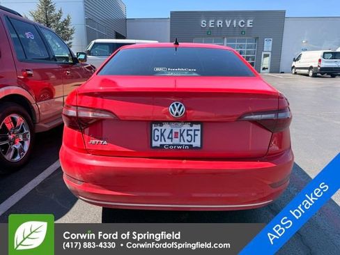 Used 2021 Volkswagen Jetta S image 3