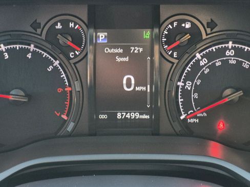 Used 2022 Toyota 4Runner SR5 AWD/4WD image 22
