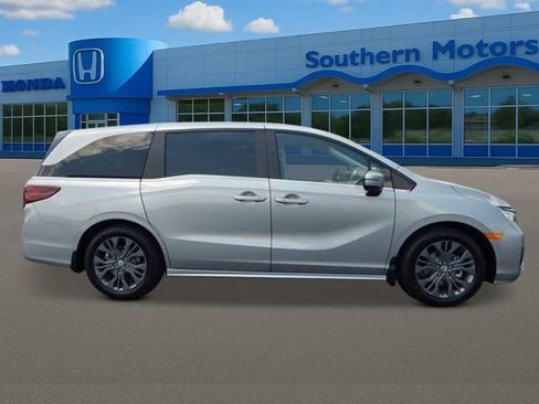 New 2026 Honda Odyssey Touring image 6