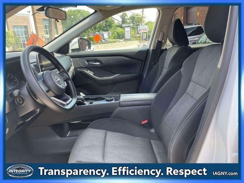 Used 2024 Nissan Rogue SV AWD/4WD image 15