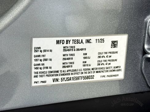 Used 2026 Tesla Model S AWD/4WD image 41