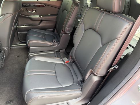 Certified 2025 Honda Pilot TrailSport image 19