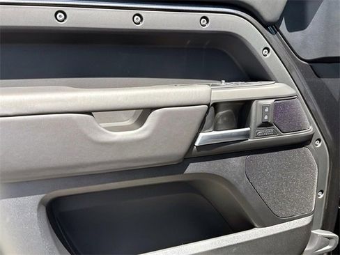 New 2025 Land Rover Defender 130 X-Dynamic SE image 16