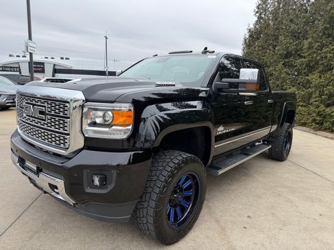 Used 2019 GMC Sierra 2500 Denali w/ Duramax Plus Package image 7