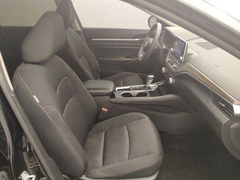 Used 2023 Nissan Altima 2.5 SV FWD image 21