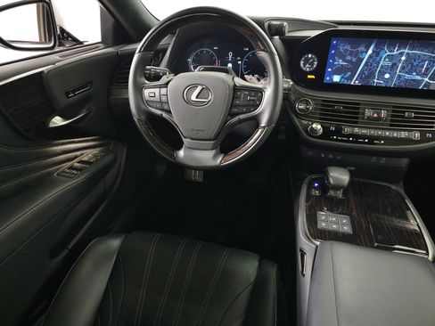 Certified 2024 Lexus LS 500 AWD w/ Luxury Package image 18