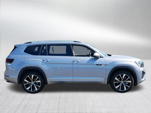 Certified 2025 Volkswagen Atlas SEL Premium R-Line AWD/4WD image 8