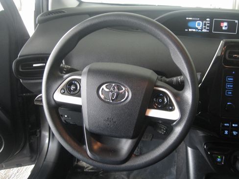 Used 2016 Toyota Prius Two image 12