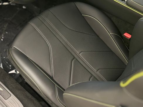 Used 2025 Aston Martin V8 Vantage Coupe image 41